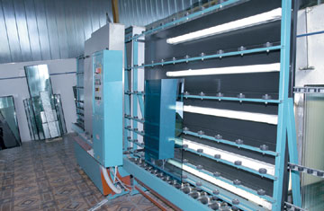 Automatic machine for washing glass