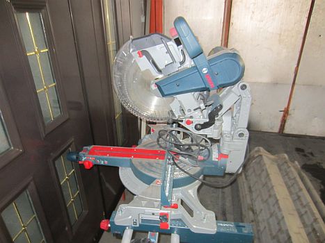 Machine for cutting aluminum